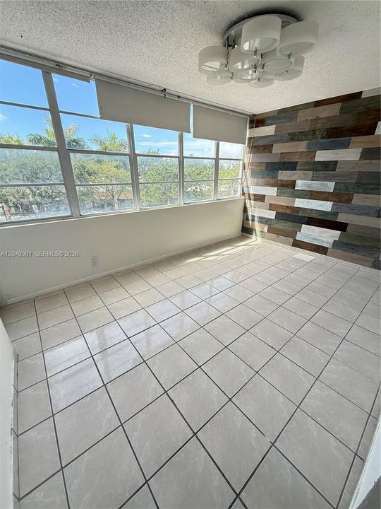 For Rent: $1,600 (1 beds, 1 baths, 790 Square Feet)