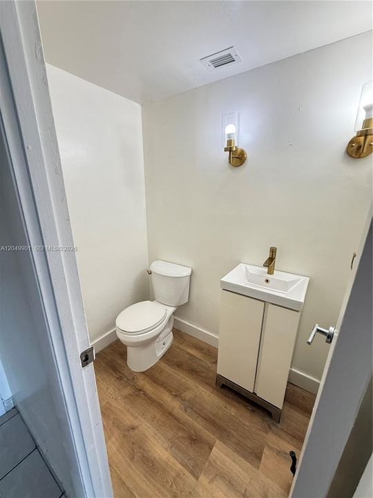 For Rent: $1,600 (1 beds, 1 baths, 790 Square Feet)