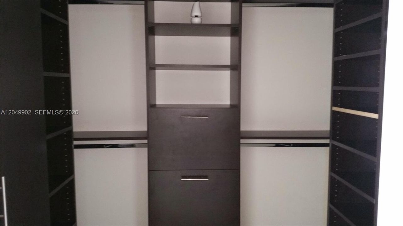 For Rent: $3,900 (2 beds, 2 baths, 1144 Square Feet)