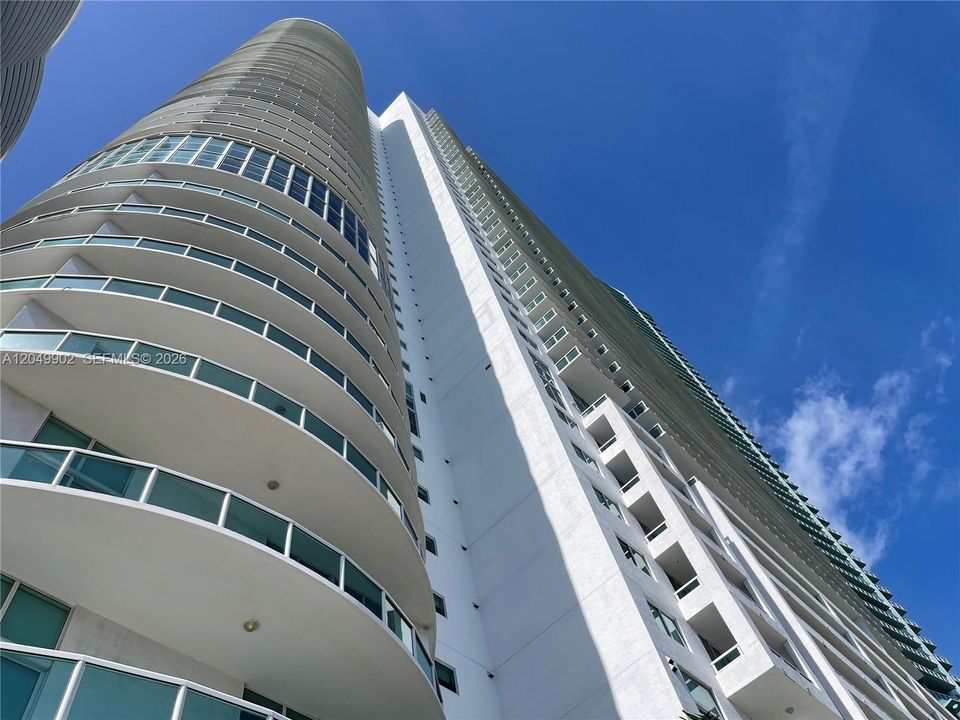 For Rent: $3,900 (2 beds, 2 baths, 1144 Square Feet)