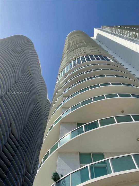For Rent: $3,900 (2 beds, 2 baths, 1144 Square Feet)
