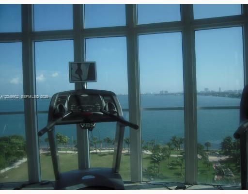 For Rent: $3,900 (2 beds, 2 baths, 1144 Square Feet)