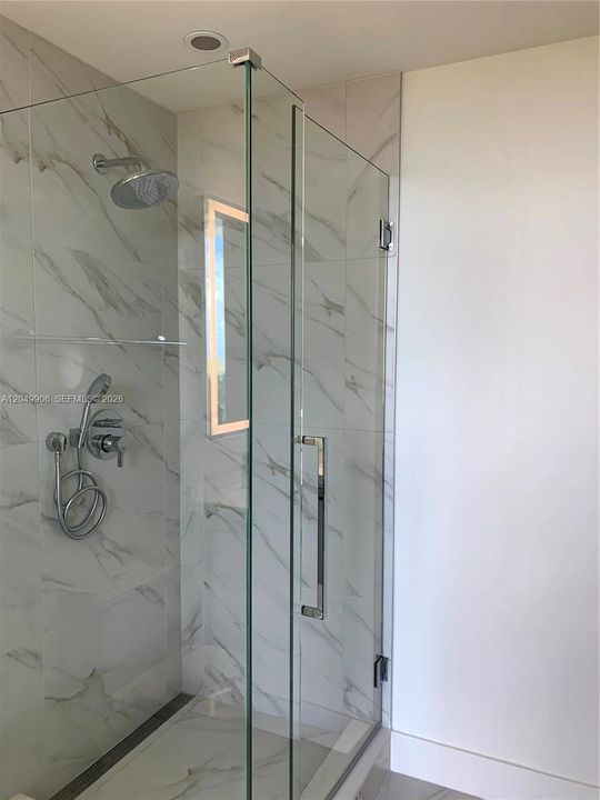 For Rent: $4,100 (2 beds, 2 baths, 1179 Square Feet)