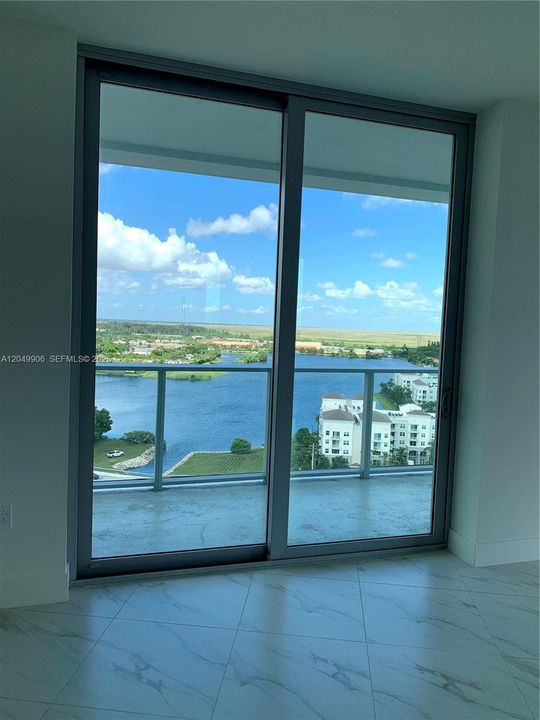 For Rent: $4,100 (2 beds, 2 baths, 1179 Square Feet)