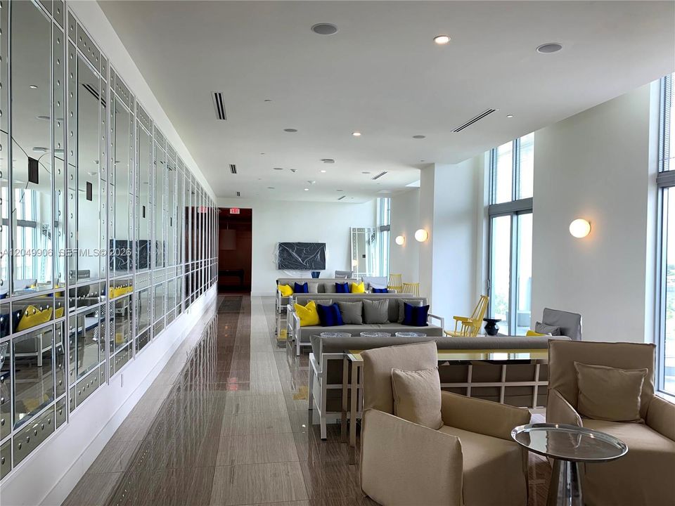 For Rent: $4,100 (2 beds, 2 baths, 1179 Square Feet)