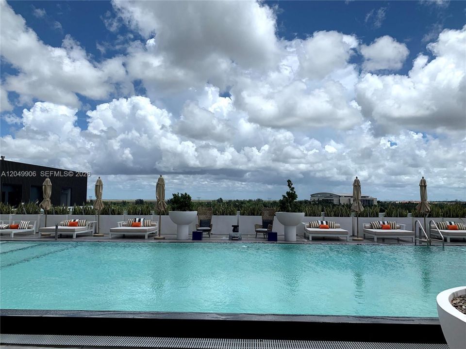 For Rent: $4,100 (2 beds, 2 baths, 1179 Square Feet)