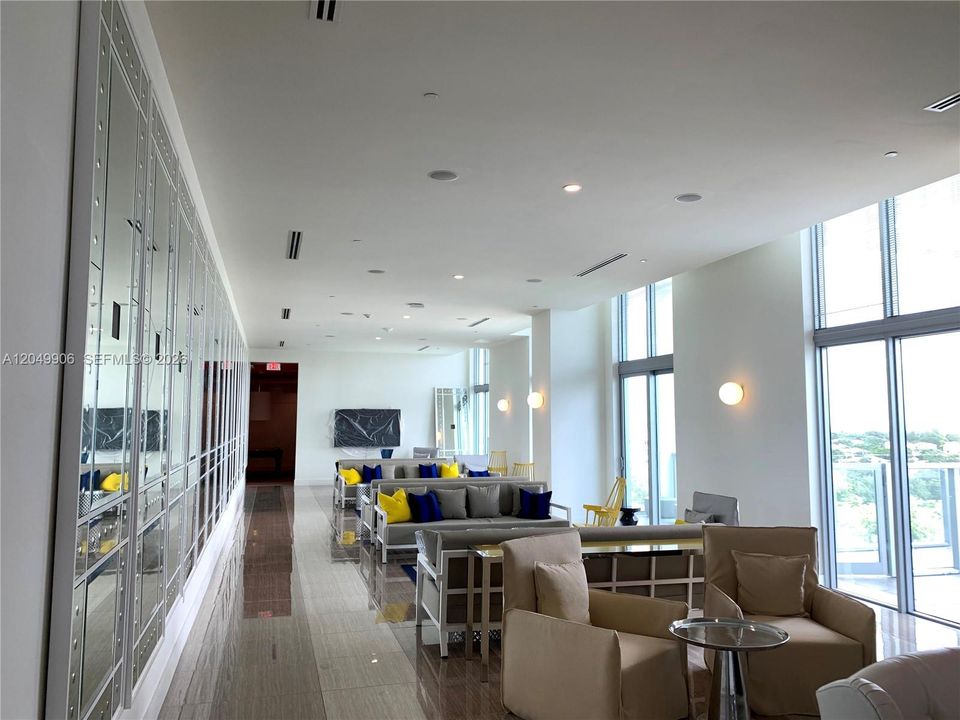 For Rent: $4,100 (2 beds, 2 baths, 1179 Square Feet)