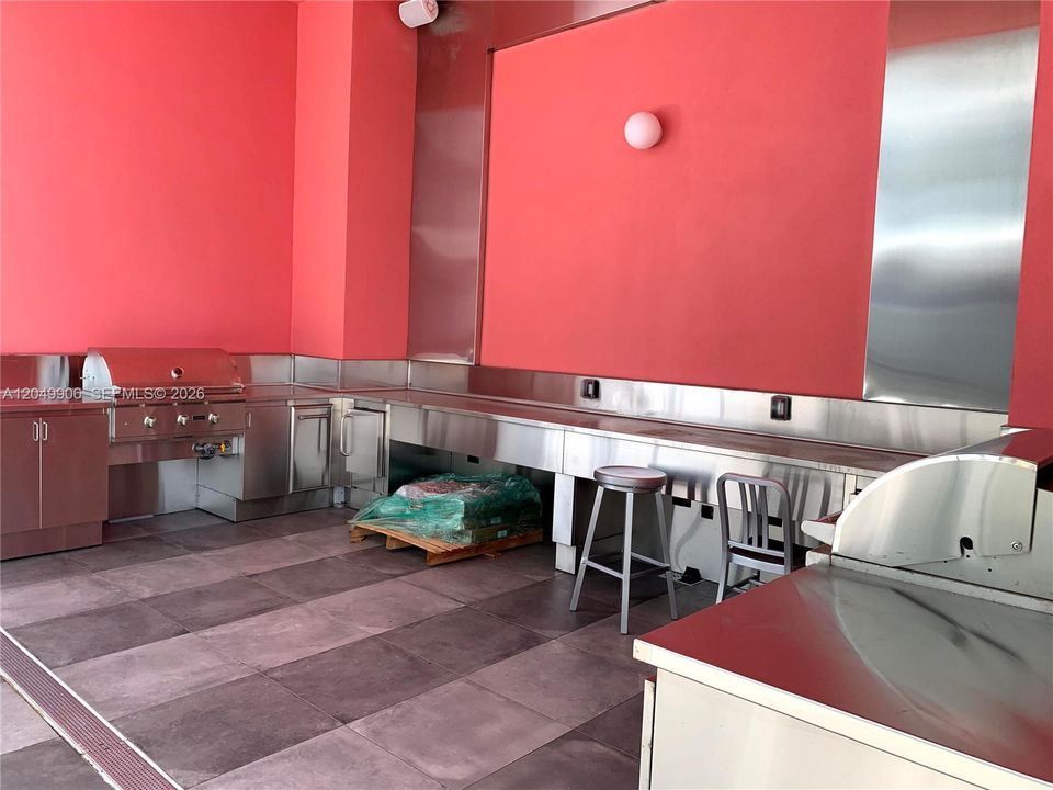 For Rent: $4,100 (2 beds, 2 baths, 1179 Square Feet)