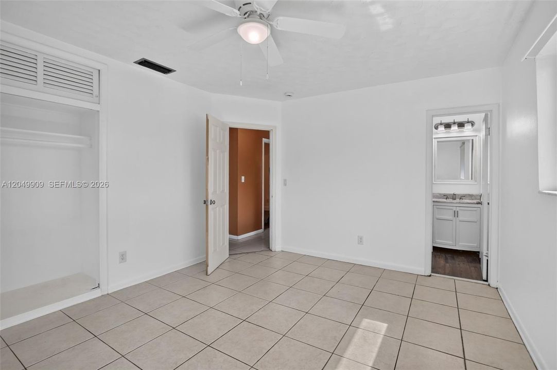 For Sale: $625,000 (5 beds, 2 baths, 2115 Square Feet)
