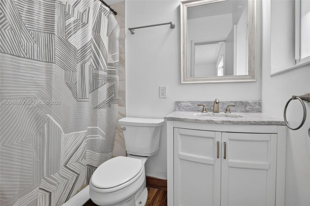 For Sale: $625,000 (5 beds, 2 baths, 2115 Square Feet)