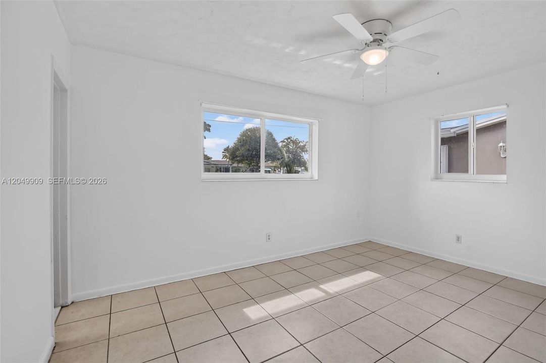 For Sale: $625,000 (5 beds, 2 baths, 2115 Square Feet)