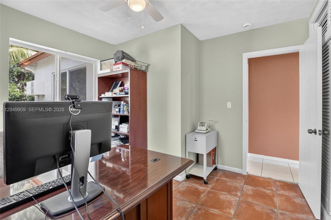 For Sale: $625,000 (5 beds, 2 baths, 2115 Square Feet)