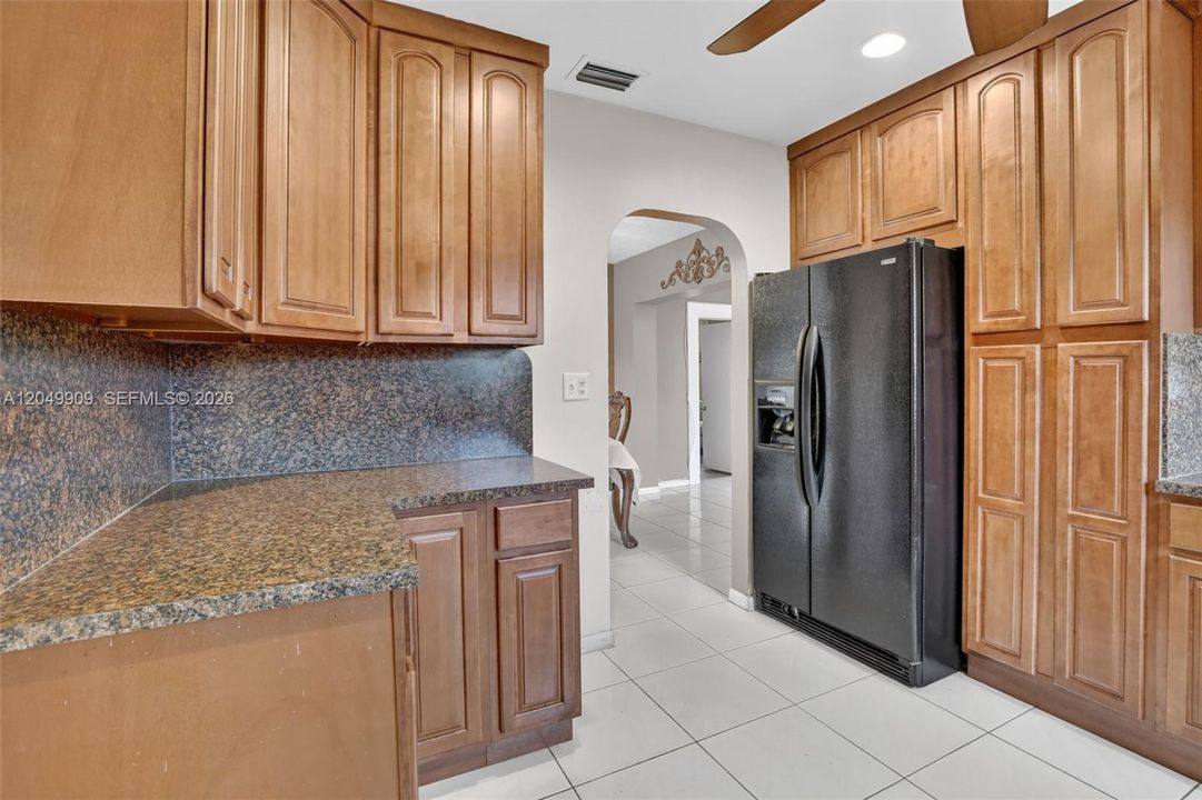 For Sale: $625,000 (5 beds, 2 baths, 2115 Square Feet)
