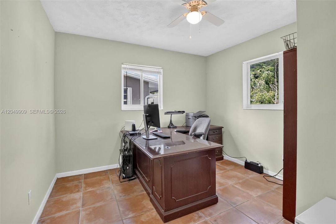 For Sale: $625,000 (5 beds, 2 baths, 2115 Square Feet)
