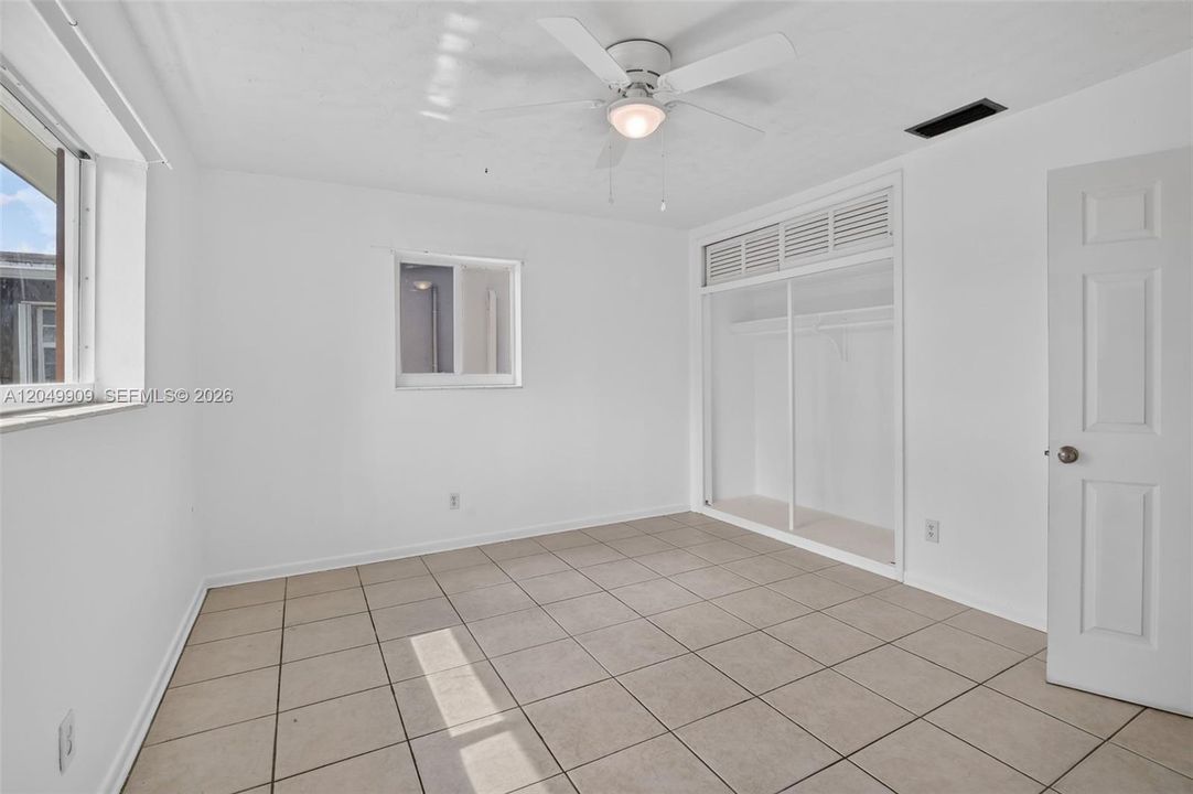 For Sale: $625,000 (5 beds, 2 baths, 2115 Square Feet)