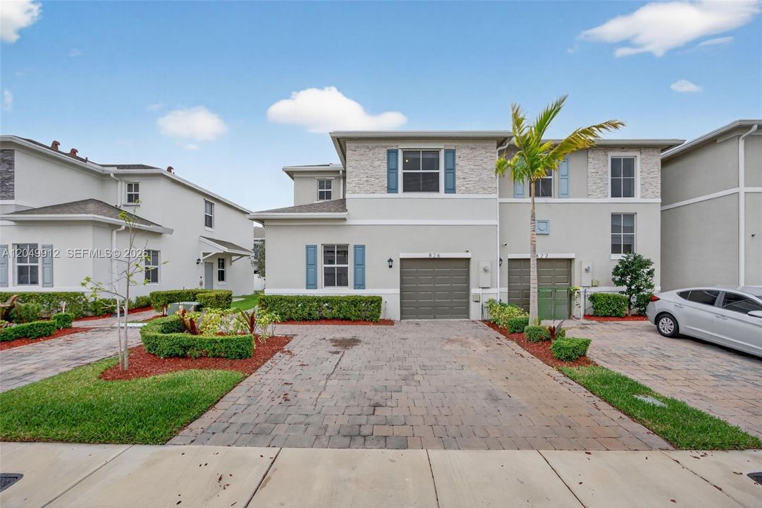 For Rent: $2,900 (4 beds, 3 baths, 1757 Square Feet)