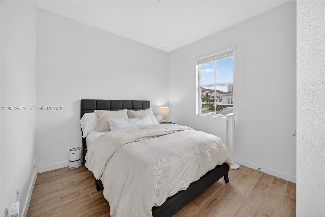 For Rent: $2,900 (4 beds, 3 baths, 1757 Square Feet)