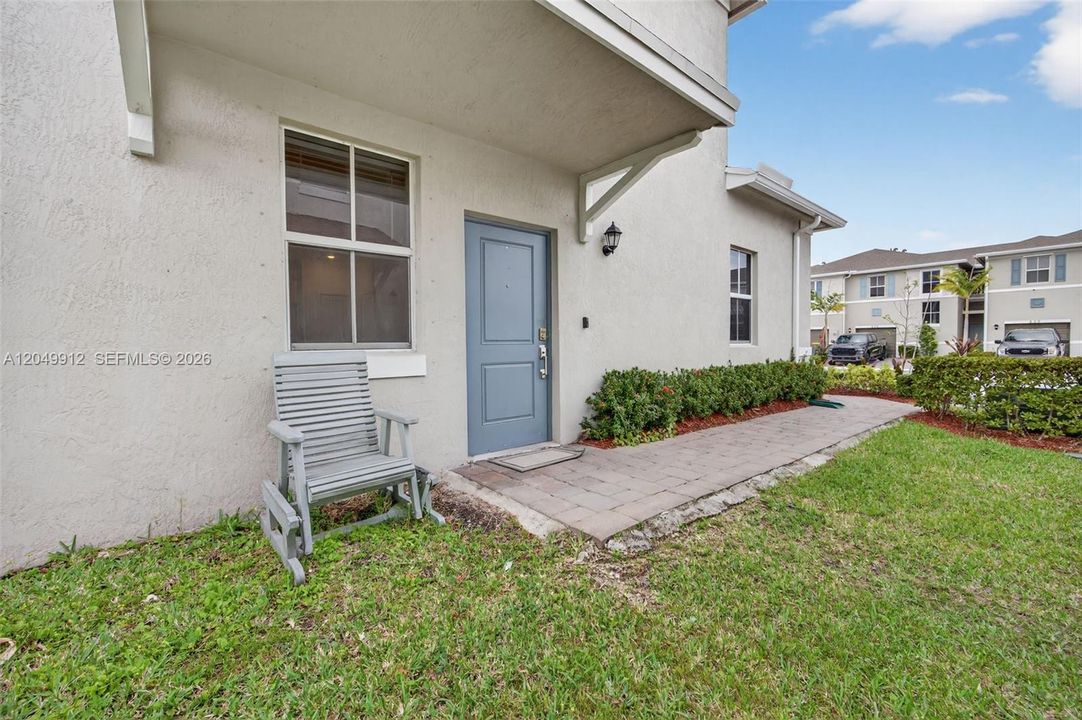 For Rent: $2,900 (4 beds, 3 baths, 1757 Square Feet)