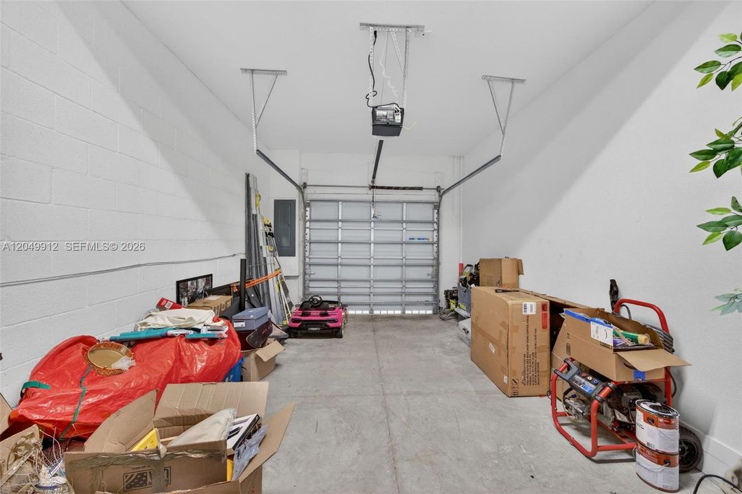 For Rent: $2,900 (4 beds, 3 baths, 1757 Square Feet)