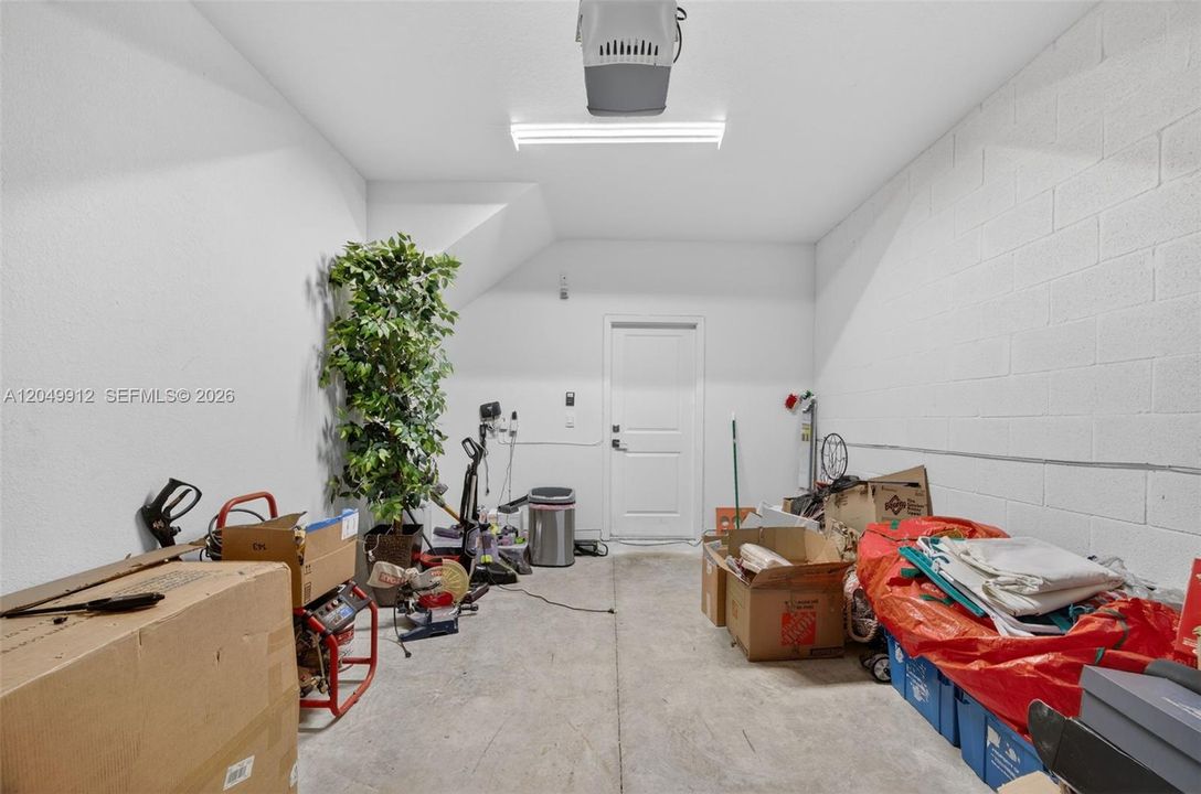 For Rent: $2,900 (4 beds, 3 baths, 1757 Square Feet)