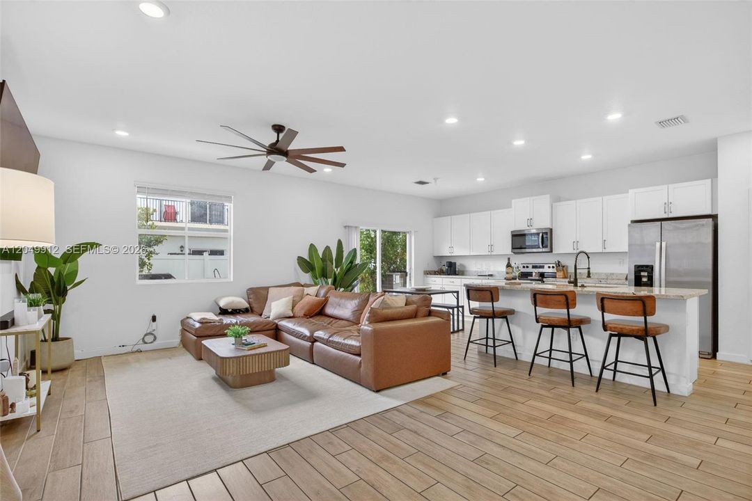 For Rent: $2,900 (4 beds, 3 baths, 1757 Square Feet)