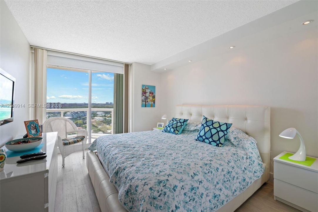 For Rent: $6,900 (2 beds, 2 baths, 1760 Square Feet)