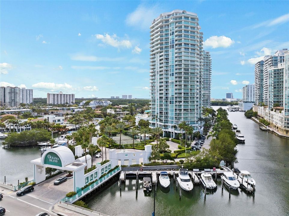 For Rent: $6,900 (2 beds, 2 baths, 1760 Square Feet)