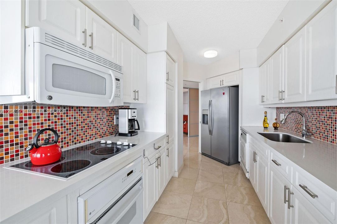 For Rent: $6,900 (2 beds, 2 baths, 1760 Square Feet)