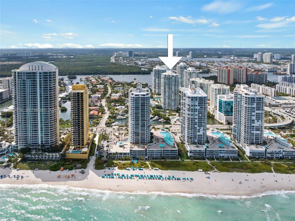 For Rent: $6,900 (2 beds, 2 baths, 1760 Square Feet)