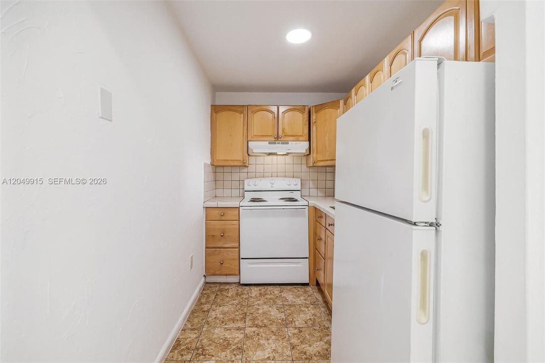 For Sale: $179,000 (1 beds, 1 baths, 575 Square Feet)