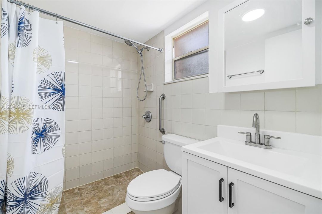 For Sale: $179,000 (1 beds, 1 baths, 575 Square Feet)
