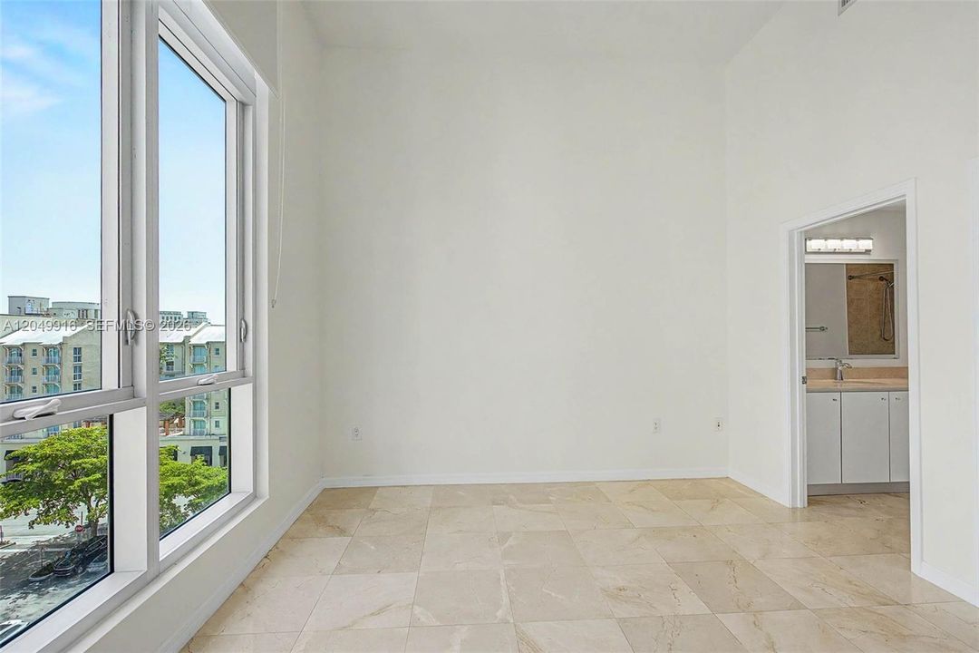 В аренду: $2,400 (1 спален, 1 ванн, 600 Квадратных фут)