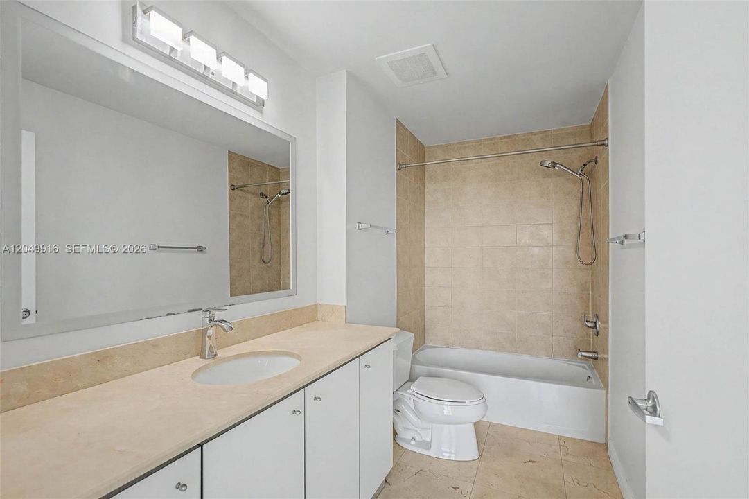 В аренду: $2,400 (1 спален, 1 ванн, 600 Квадратных фут)
