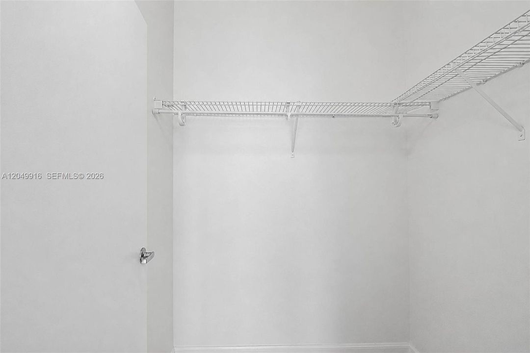В аренду: $2,400 (1 спален, 1 ванн, 600 Квадратных фут)