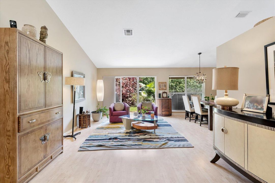 06-3715 Lancewood Place_006