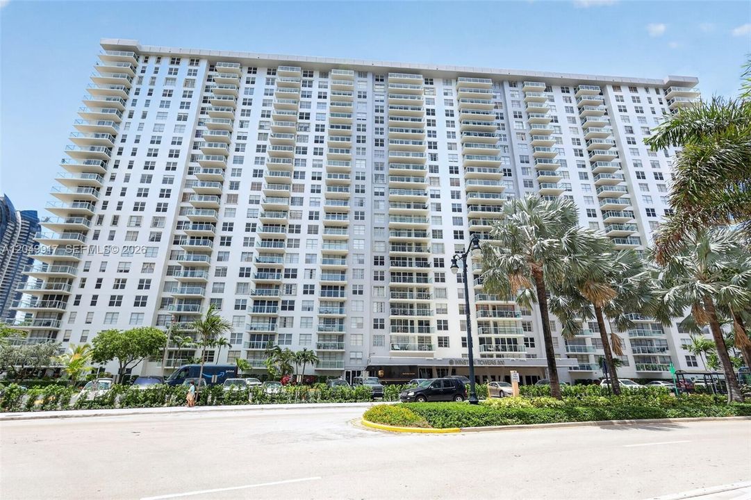 For Sale: $449,000 (2 beds, 2 baths, 1276 Square Feet)