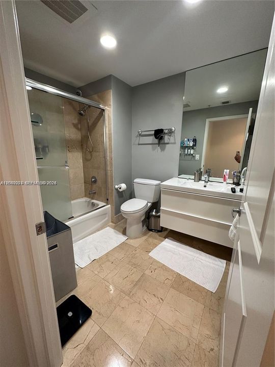 For Rent: $3,100 (1 beds, 1 baths, 753 Square Feet)