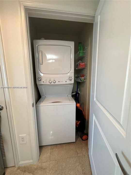 For Rent: $3,100 (1 beds, 1 baths, 753 Square Feet)