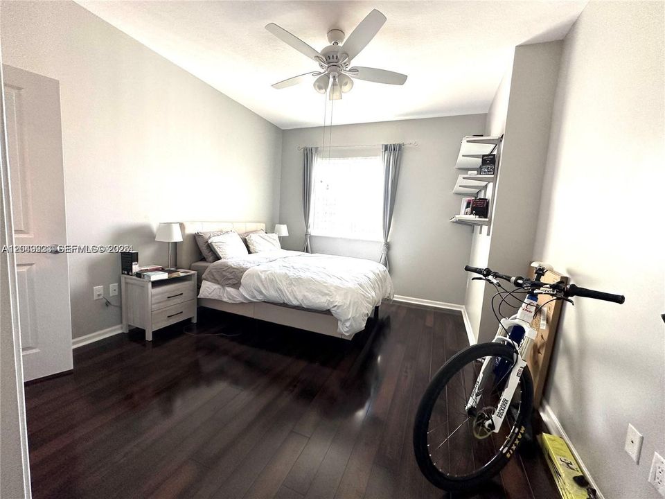 For Rent: $3,100 (1 beds, 1 baths, 753 Square Feet)