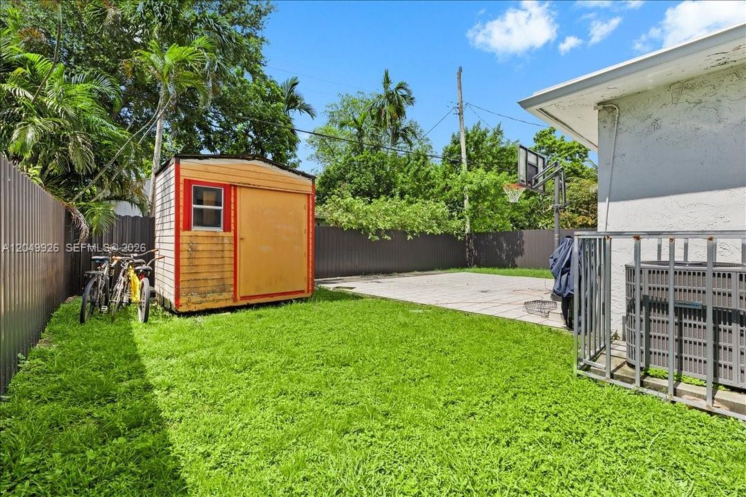 For Sale: $715,000 (4 beds, 2 baths, 1643 Square Feet)