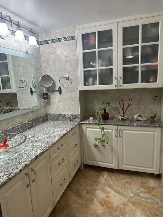 For Rent: $2,900 (2 beds, 2 baths, 1008 Square Feet)