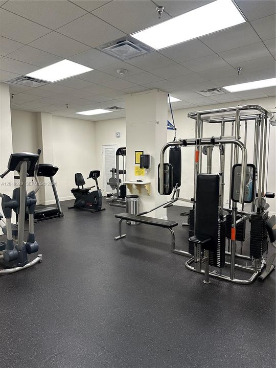 For Rent: $2,900 (2 beds, 2 baths, 1008 Square Feet)