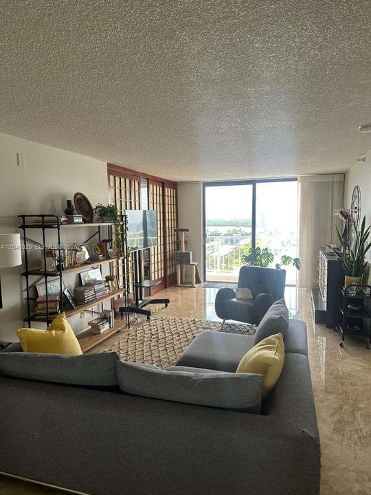 For Rent: $2,900 (2 beds, 2 baths, 1008 Square Feet)