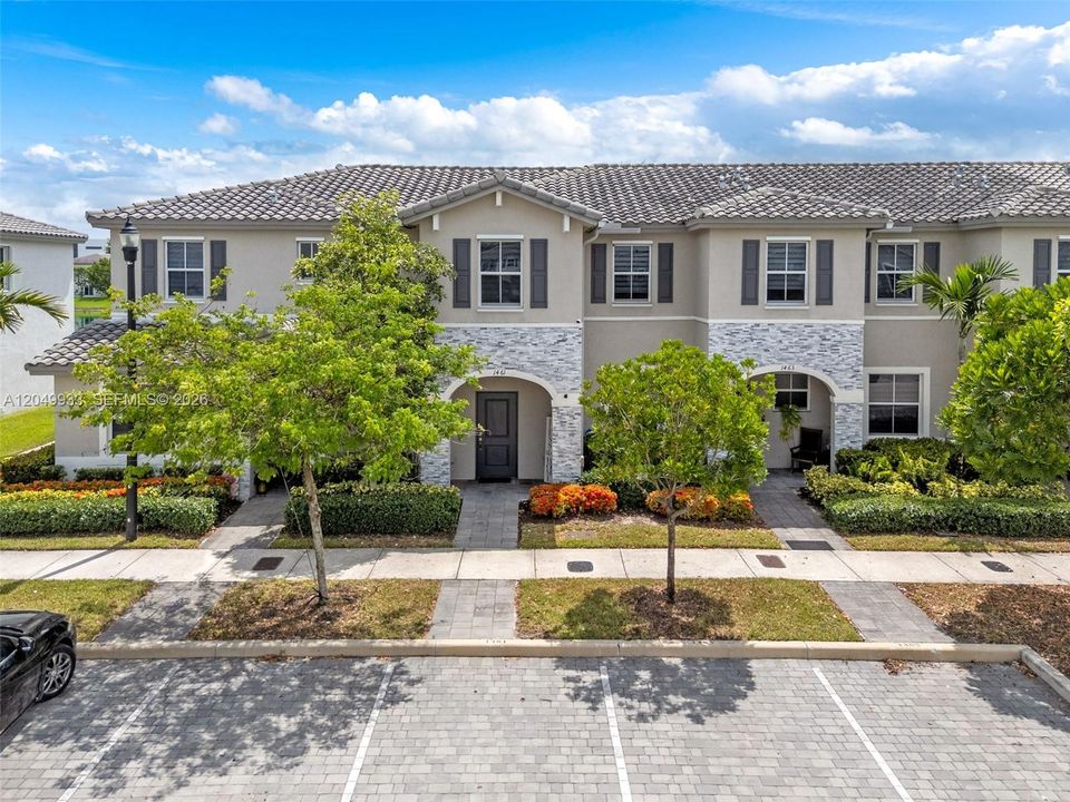 For Sale: $309,900 (3 beds, 2 baths, 1393 Square Feet)