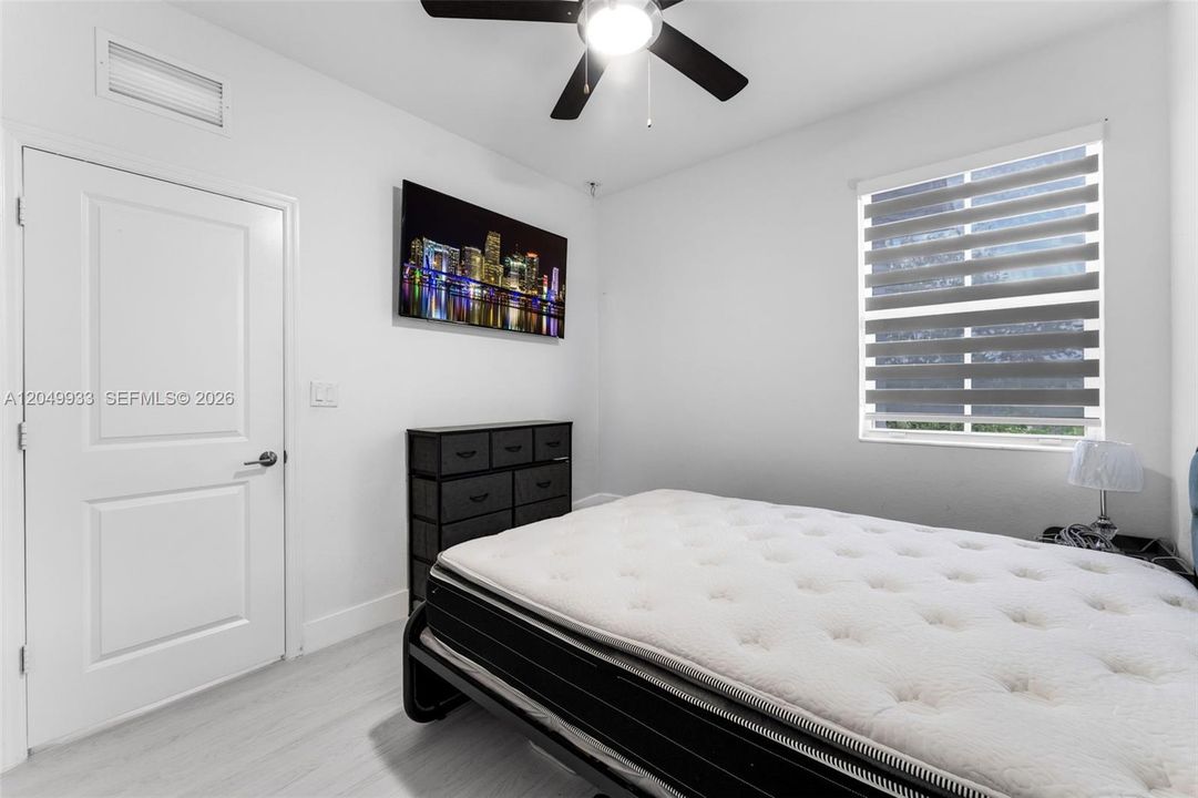 For Sale: $309,900 (3 beds, 2 baths, 1393 Square Feet)