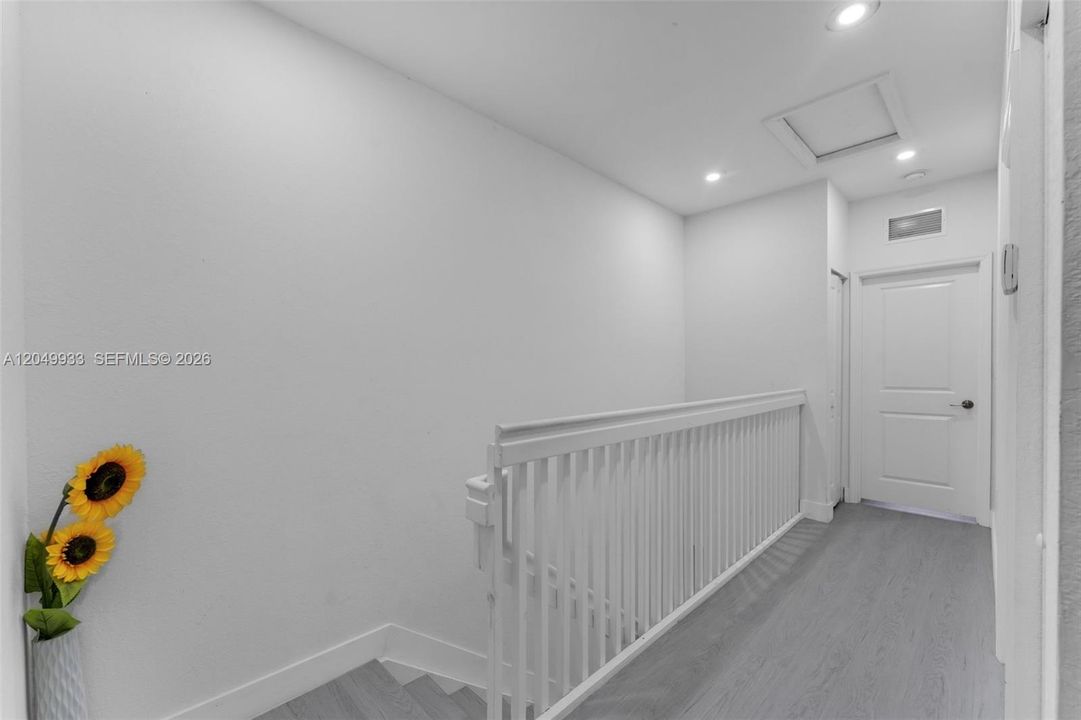 For Sale: $309,900 (3 beds, 2 baths, 1393 Square Feet)