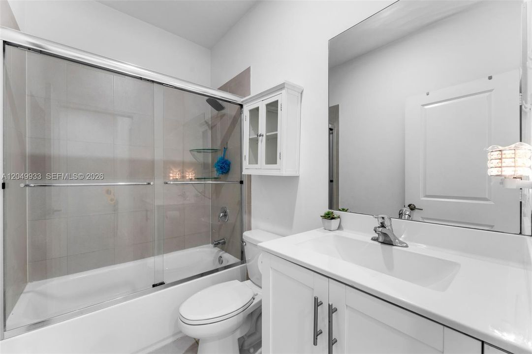 For Sale: $309,900 (3 beds, 2 baths, 1393 Square Feet)