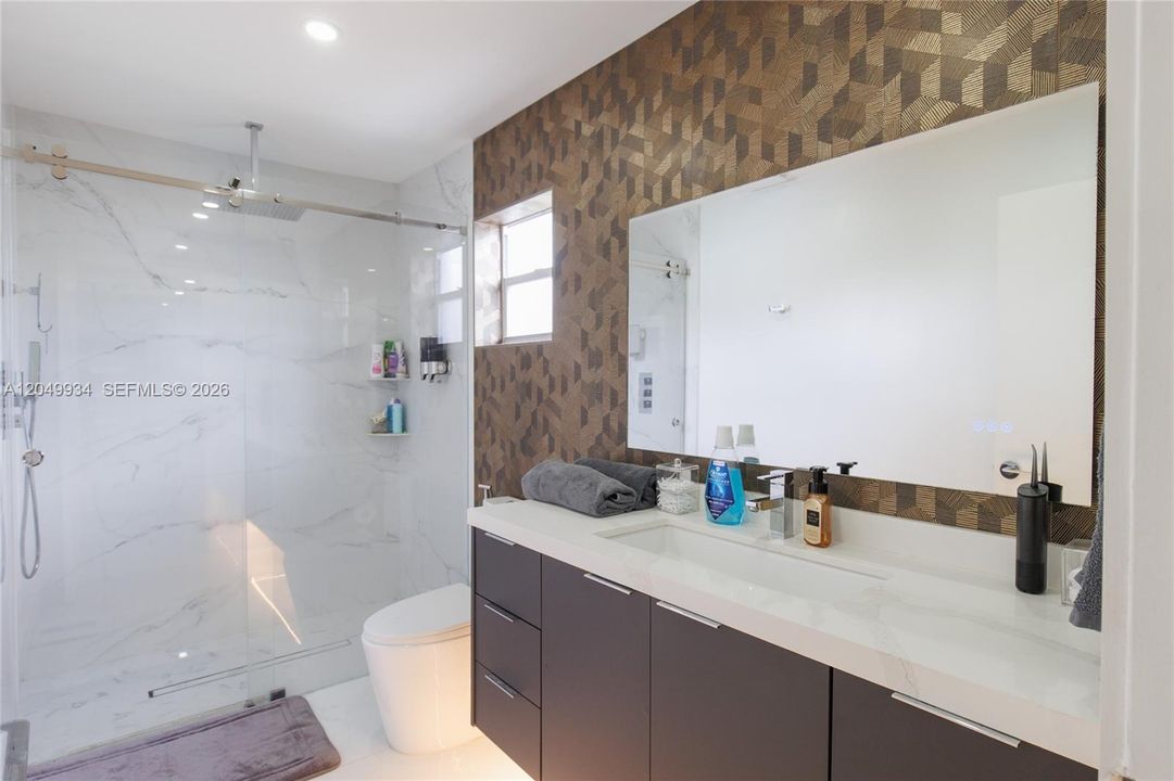 For Rent: $4,950 (4 beds, 2 baths, 1831 Square Feet)