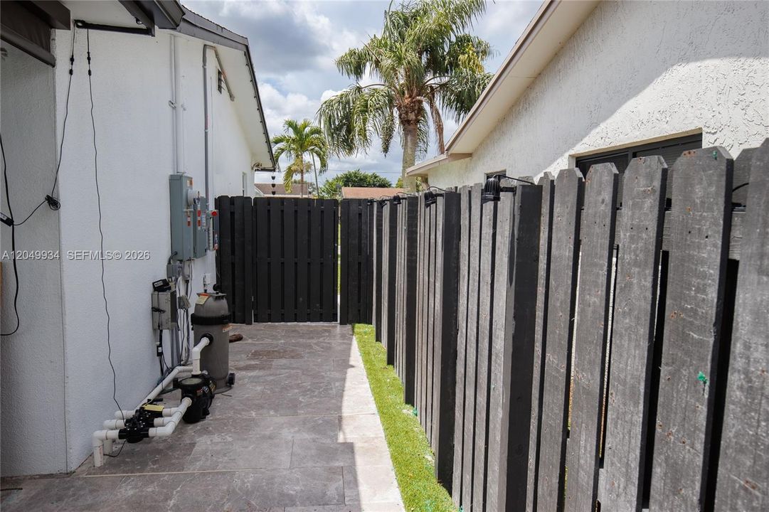 For Rent: $4,950 (4 beds, 2 baths, 1831 Square Feet)