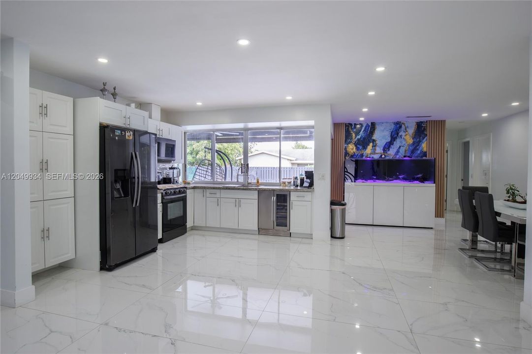 For Rent: $4,950 (4 beds, 2 baths, 1831 Square Feet)
